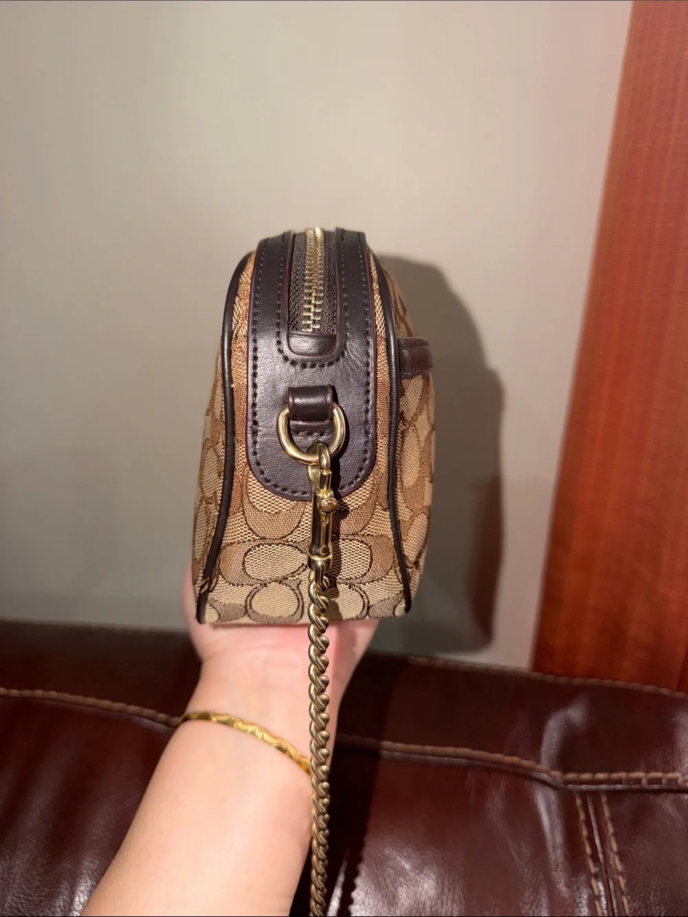 ‼️Coach Camera Signature Crossbody Bag